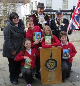 The Junior winners from Coten End, with the same presentation party, the frying pan award, and their eggs!
